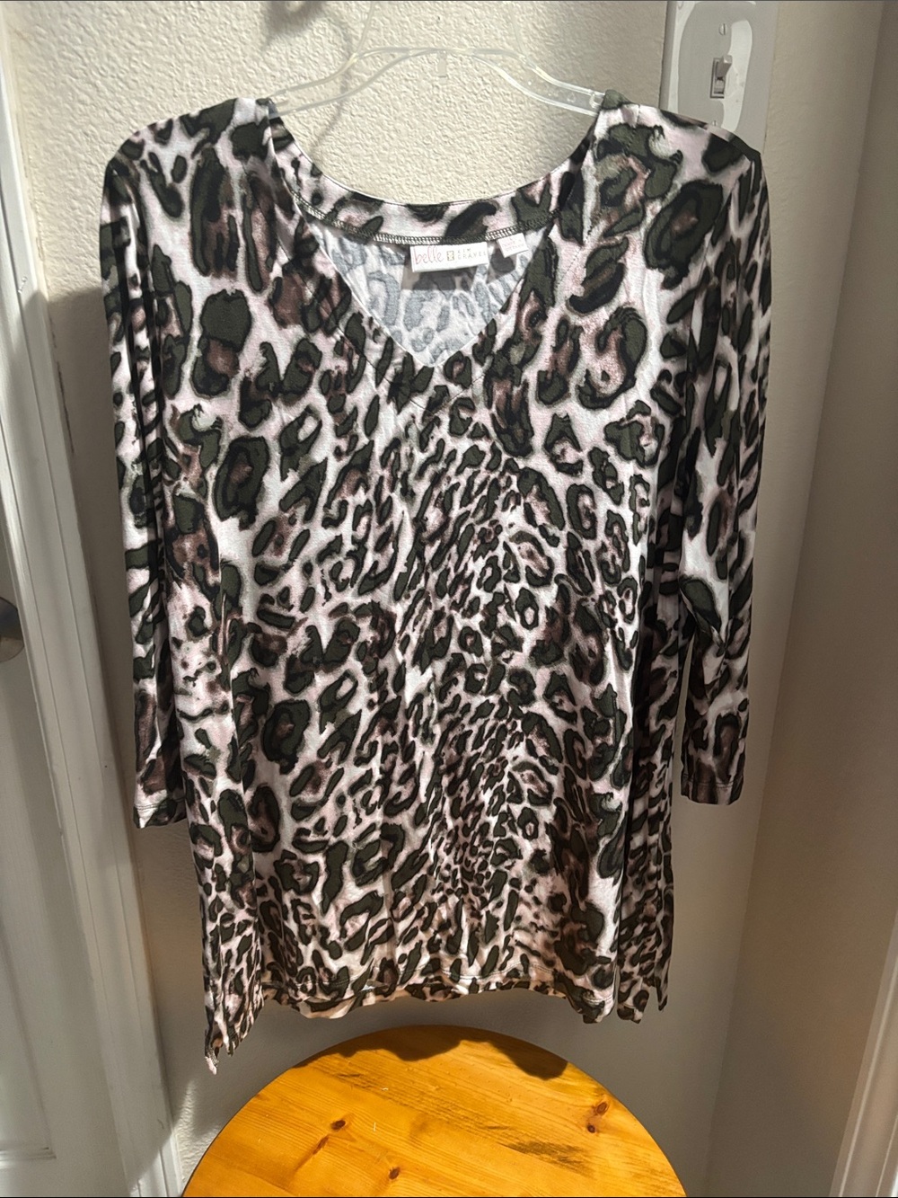 Belle by Kim Gravel Leopard Pribt Blouse L